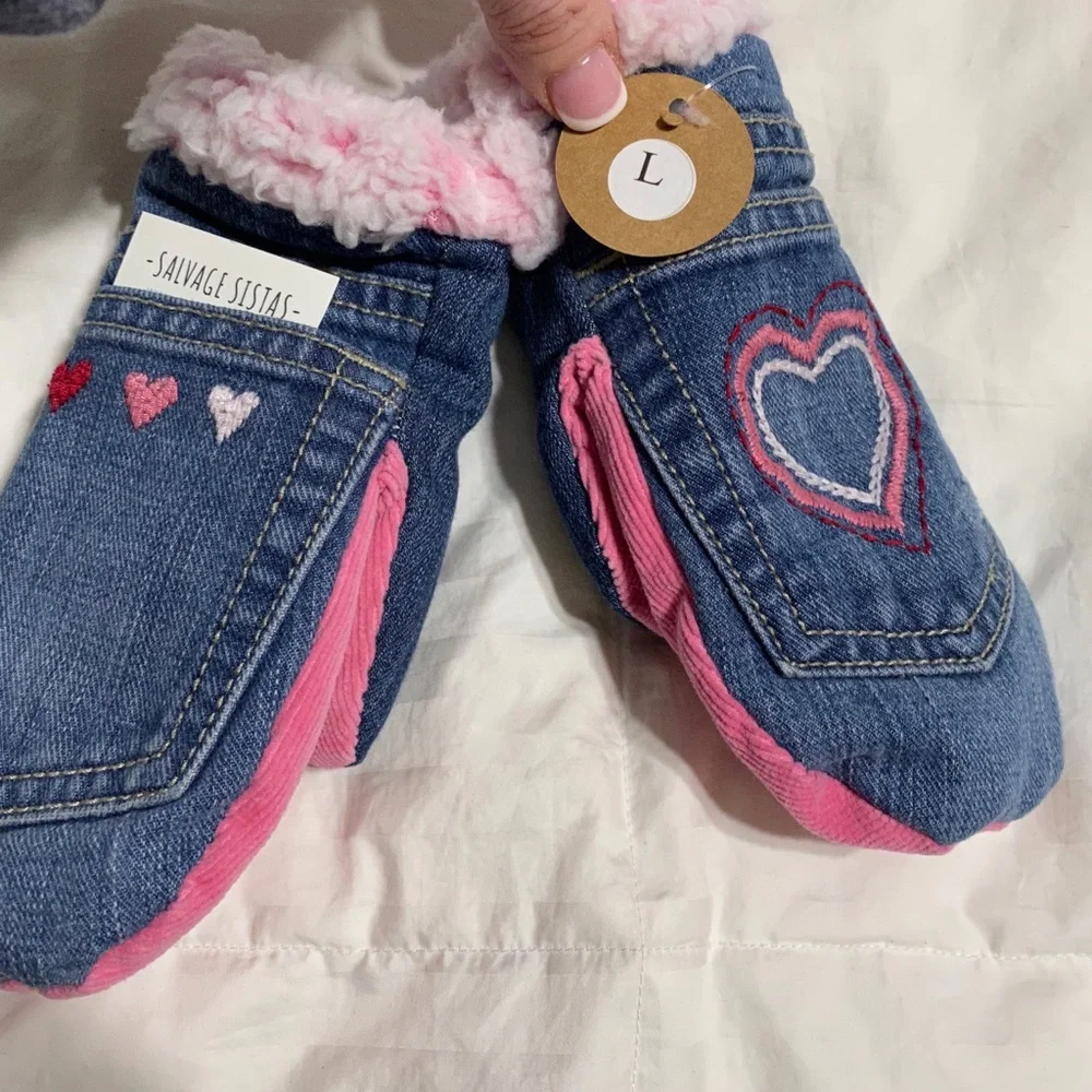 Up Cycled Salvage Sistas Girls Mittens - Large